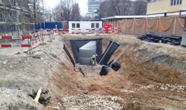 Strassen- & Tiefbau | Umgebungs- & Belagsarbeiten | Eine Erfolgsgeschichte der Ernst Frey AG: Die Umgebungs- und Belagsarbeiten rund um den Neubau des Schulhauses Gründen in Muttenz. Jetzt mehr erfahren!